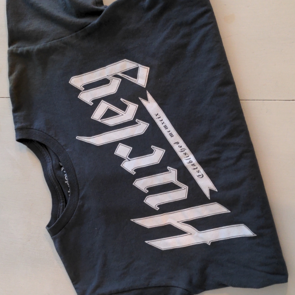 Hurley t-shirt
